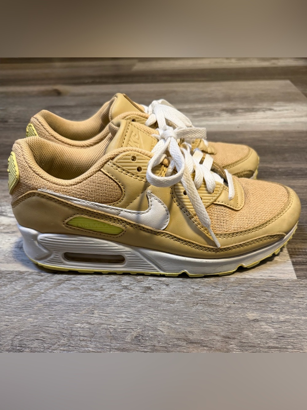 Nike Air Max 90 Sesame Barely Volt Tan Sneakers Womens Size 8 DD9677-200
